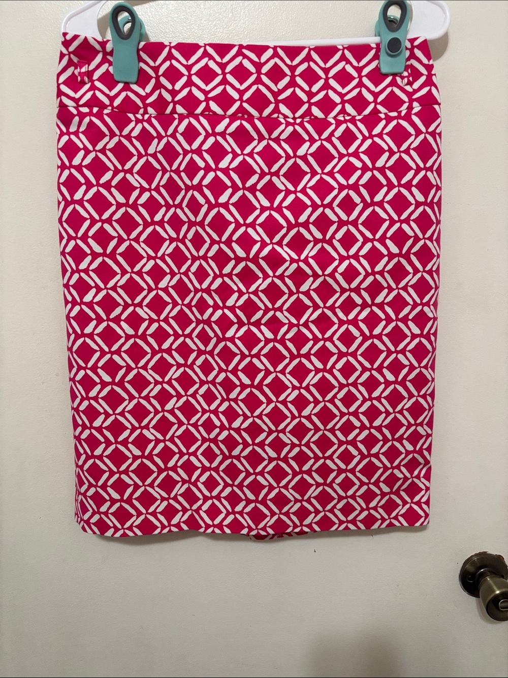 Liz Claiborne Pink and White Geometric Pencil Skirt